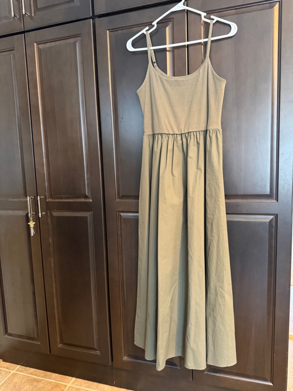 Women’s Olive Green Spaghetti Strap Maxi Dress